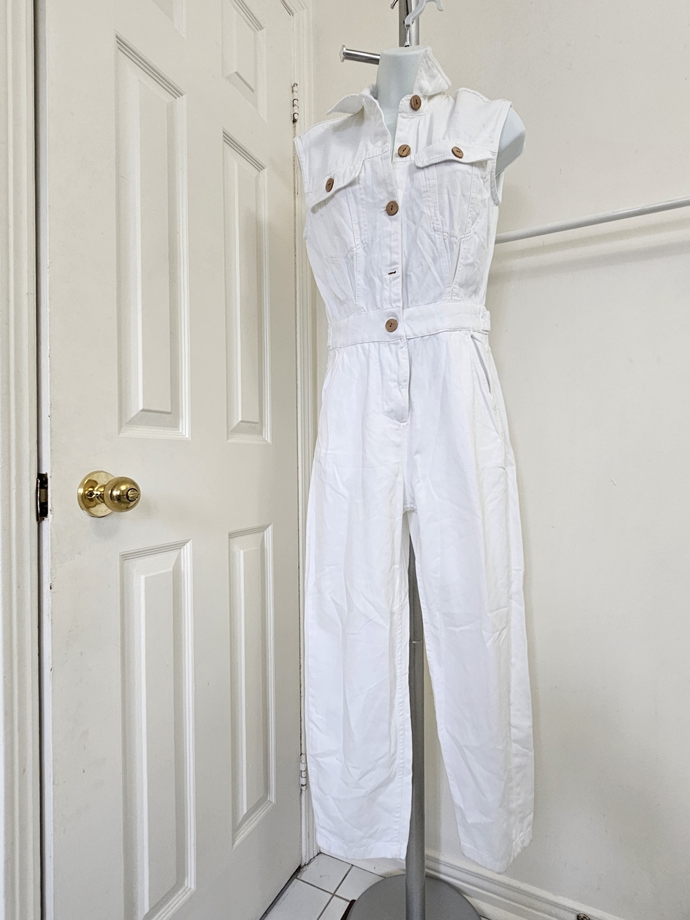 NWT - Zara White Collared Sleeveless Jumpsuit, SZ XS